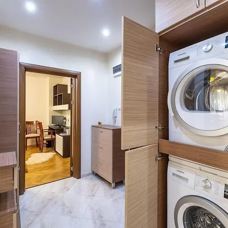 شقة Spacious Newly Furnished 1 Bdrm *