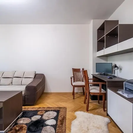 شقة Spacious Newly Furnished 1 Bdrm *