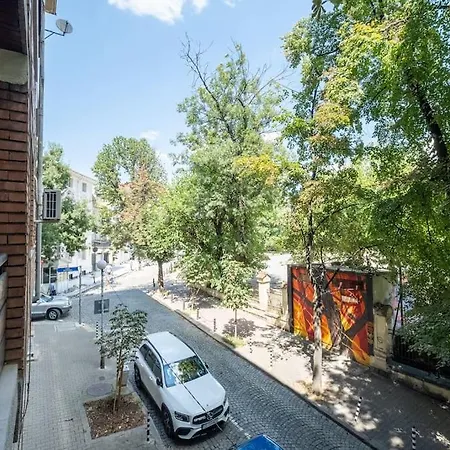 Apartament Spacious Newly Furnished 1 Bdrm
