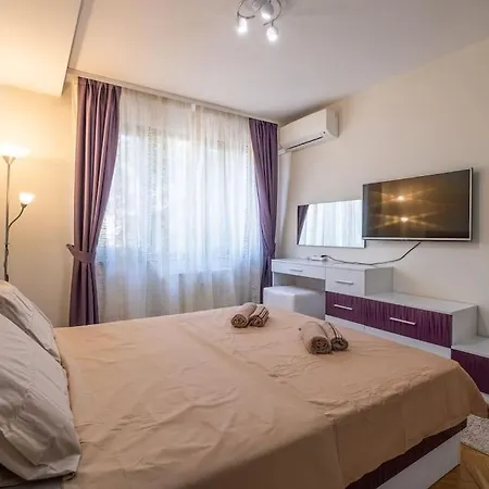 Apartament Spacious Newly Furnished 1 Bdrm *